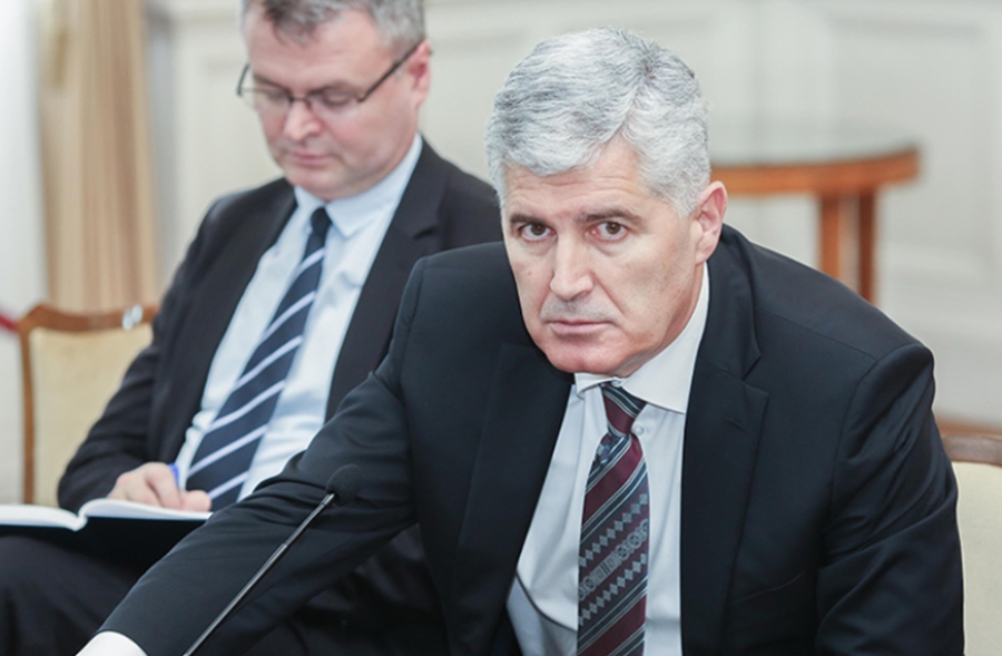 ODBROJAVANJE DO RASKOLA ILI DOGOVORA: Za najviše 15 dana pada odluka koja bi mogla zatresti HDZ BiH