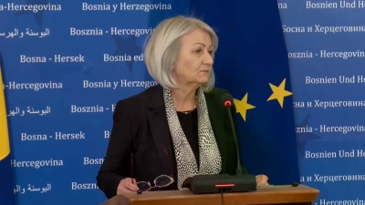 Krišto tvrdi da Vijeće ministara nije u blokadi, govorila i o "revidiranju" odluka visokog predstavniku; Domaći političari trebaju preuzeti odgovornost