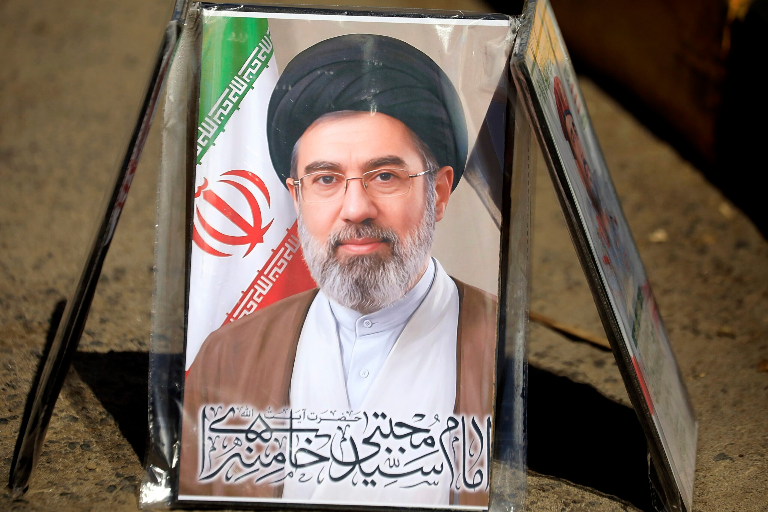 "Borimo se protiv DVIJE VOJSKE NEVJERSTVA" Modžtaba Hamnei poručio da je njihova mornarica spremna nanijeti nove poraze