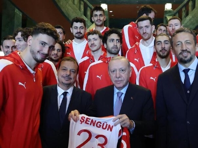 Erdogan primio košarkaše Turske nakon srebrene medalje na Eurobasketu