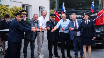 Vatrogasno vozilo proizvedeno u Živinicama isporučeno Sloveniji