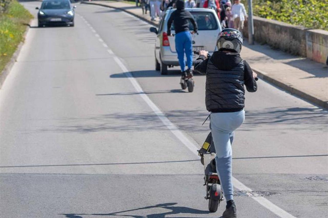 Povećan broj ozljeda u SKB Mostar: Električni romobili najopasniji ljeti, stradavaju uglavnom djeca