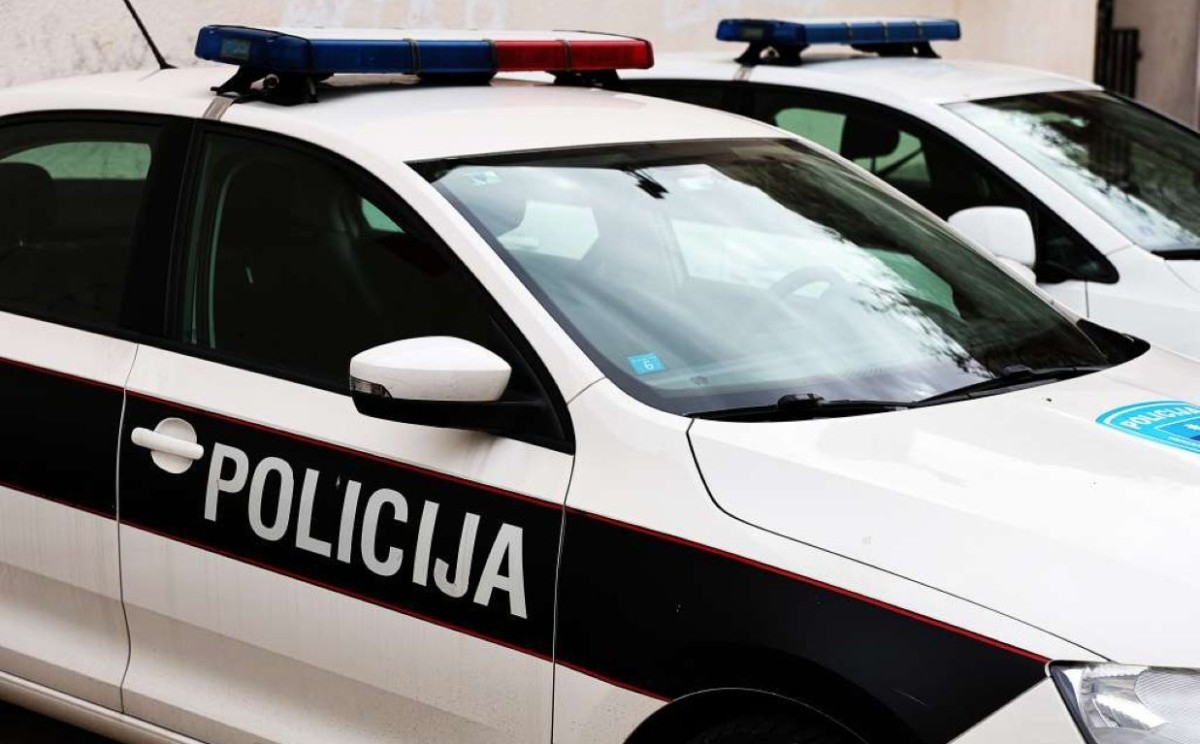 Deset saobraćajnih nesreća u TK: U Gračanici teško povrijeđen 48-godišnji vozač iz Doboj Istoka