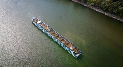 Крузер са 238 људи насукао се на Дунаву због ниског водостаја, у току евакуација путника