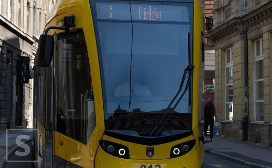 Uhapšen muškarac koji je napao ženu u tramvaju na Čengić-Vili: MUP objavio detalje