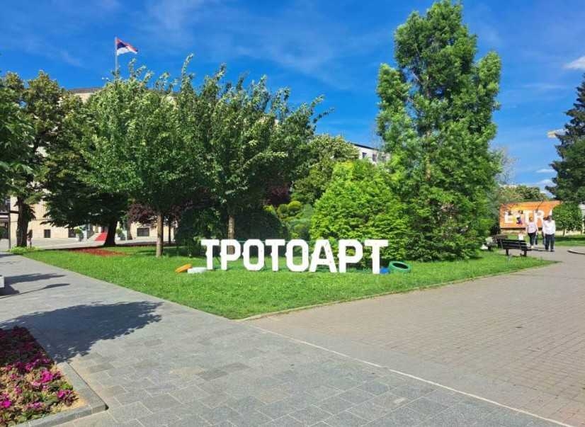 Ulice Banjaluke postaju velika pozornica: Na petom “Trotoartu” nastupiće 420 domaćih izvođača