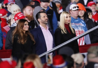'SVI MUŠKARCI U PORODICI TRUMP SU NARCISOIDNI Š**CI': Objavljene šokantne poruke Trumpove ambasadorice u Atini o vezi sa Trumpom Mlađim