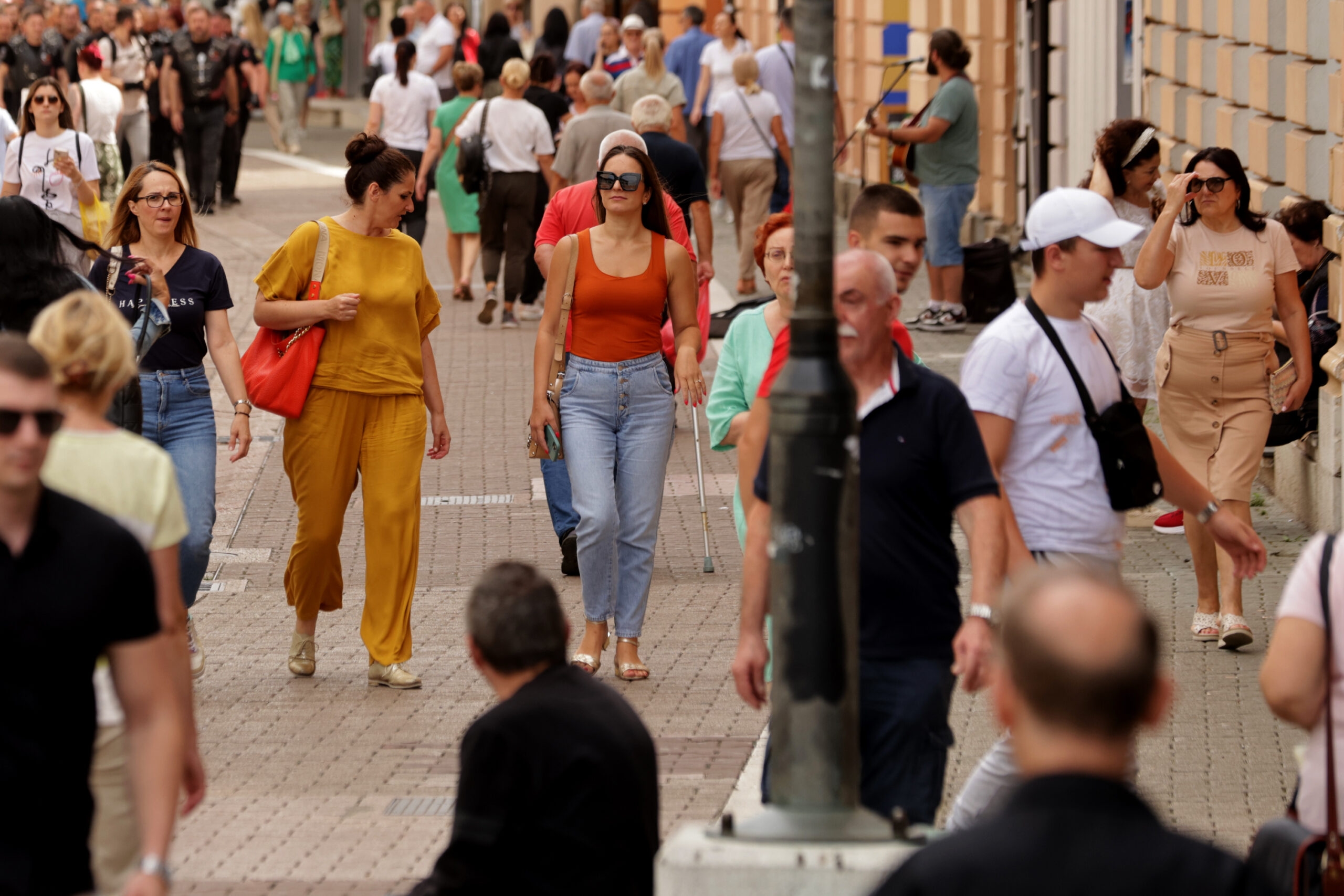 (FOTO) Kao da je jesen: Pogledajte na koliko će NOĆAS PASTI TEMPERATURA, a evo šta donosi vikend