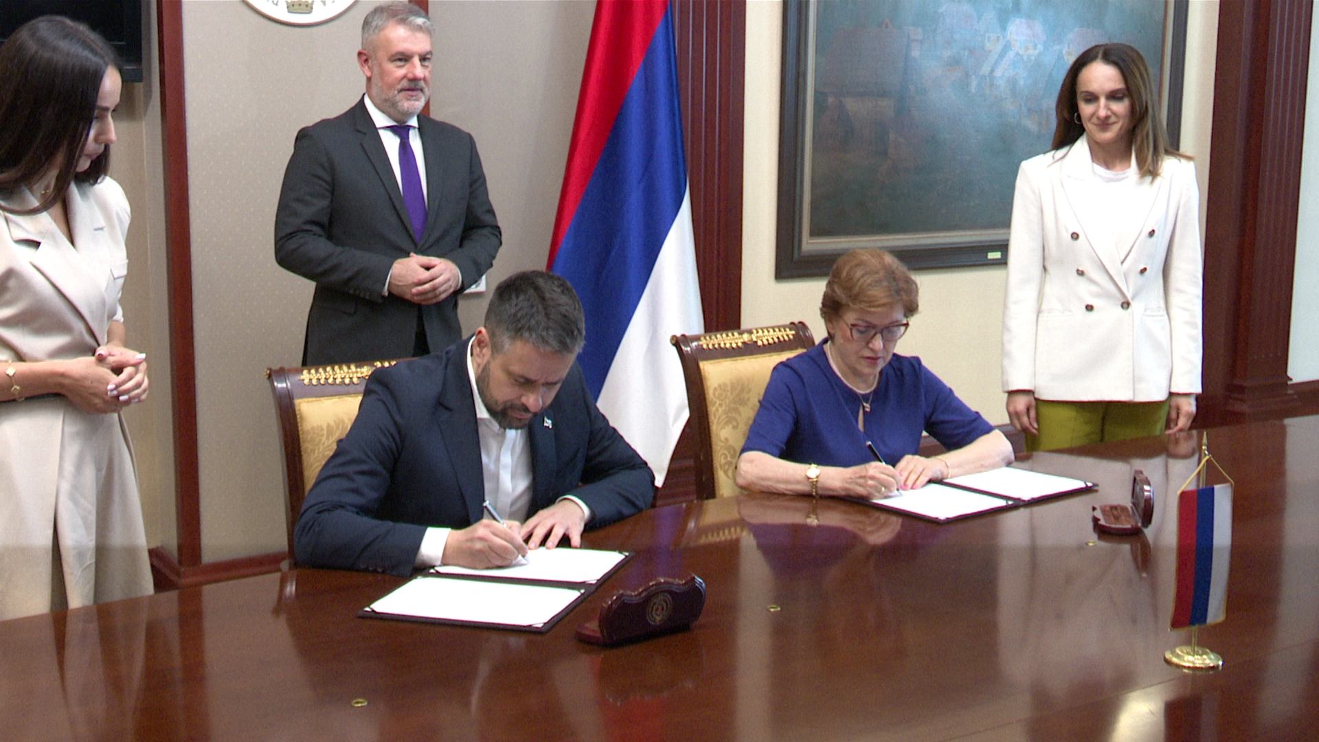 Vlast zadužila Srpsku za novih skoro 90 miliona KM, polovina ide za dugove UKC-a