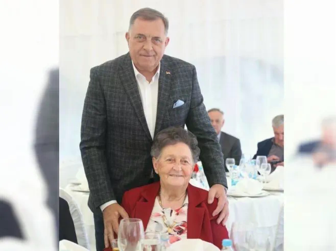 Preminula majka lidera SNSD-a, Milorad Dodik se oprostio potresnim riječima: „Oprosti za svaku brigu kojom sam te opteretio“