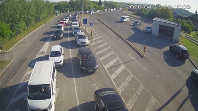 Gužva na prelazima Donja Gradina i Velika Kladuša