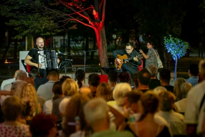 Peto izdanje specijalnog programa Narodnog pozorišta Sarajevo "Kultura na ulice!" otvoreno koncertom CordAria Duo