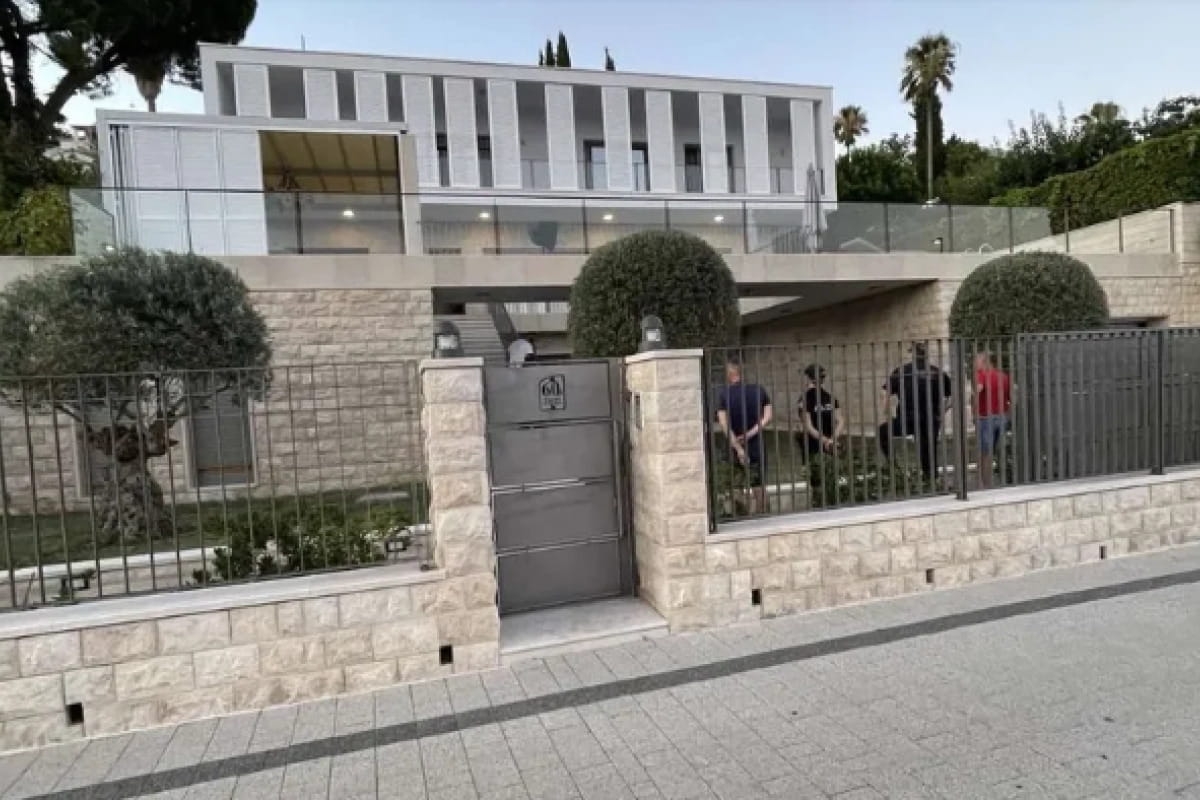 Na kuću srpskog biznismena u Herceg Novom bačena eksplozivna naprava