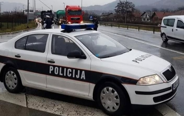 Stravična nesreća kod Žepča: Poginuo pješak, saobraćaj u potpunosti obustavljen