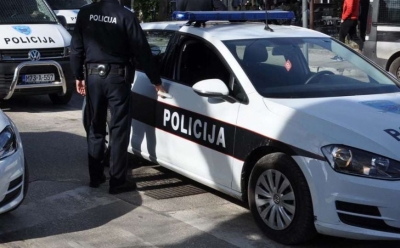Filmska pljačka u Mostaru: Usred dana od zaštitara otuđili novac, a zatim pobjegli i zapalili auto