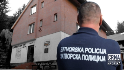 Zatvorski policajac na Smetovima pretukao dvojicu muškaraca, jedan teško povrijeđen