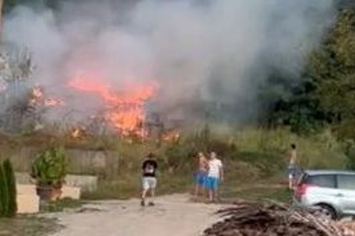 Požar u Goraždu: Vatra izbila u blizini Doma za stare i iznemogle
