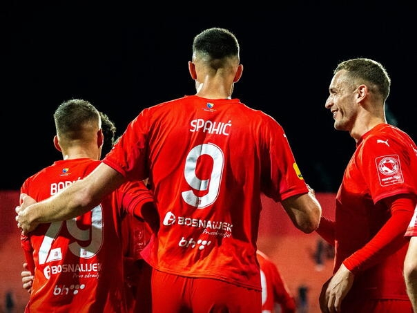 Spahićev hat-trick, Sloga bez rješenja za Carlosa