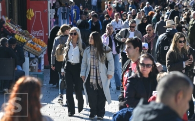 Oktobarski petak na Baščaršiji: Pune bašte, sunce i uživanje u srcu Sarajeva