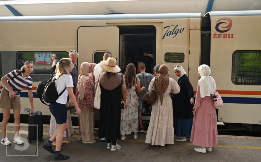 Putnici kupuju kartu, ali ne i sjedište: Na relaciji Sarajevo-Čapljina mnogi stoje cijelim putem