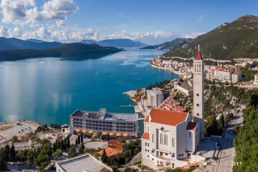 NOVE KOMUNALNE TAKSE U NEUMU: Turističke agencije otkazuju izlete zbog visokih nameta