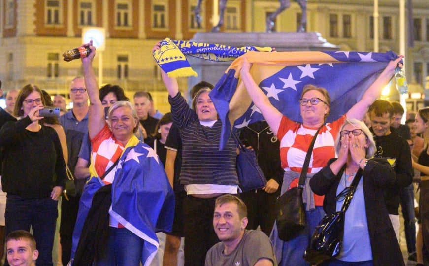 Zagreb je sinoć disao za Zmajeve: Stotine navijača zajedno pratilo meč BiH i Kanade
