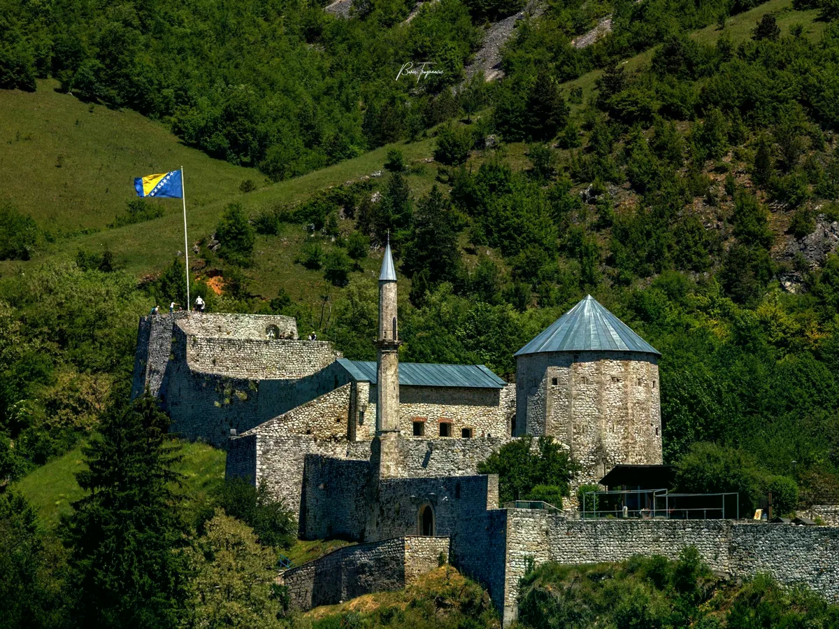 Magično majsko jutro na vezirskoj tvrđavi: Pogledajte prelijepe kadrove Starog grada u Travniku