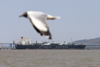 TANKERI I TERETNJACI Više od 20 brodova prošlo kroz Ormuski moreuz uprkos blokadi