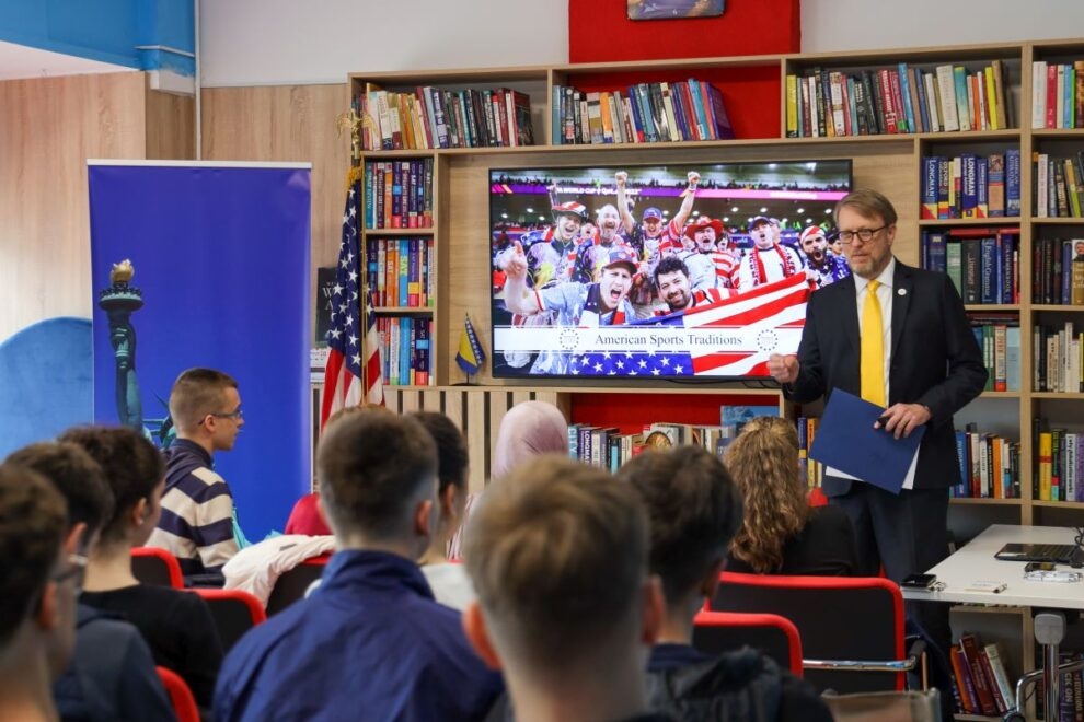 FOTO: “Američki sport kao ogledalo kulture i zajedništva” Posjeta DCM-a Ambasade SAD-a u Zenici