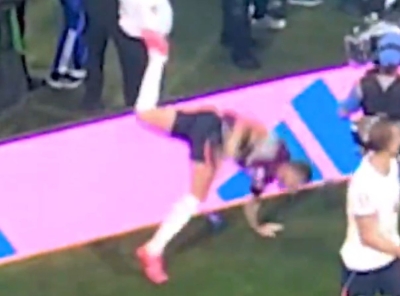 Video / Drama nakon pobjede Engleske: Henderson slomio ruku tokom slavlja