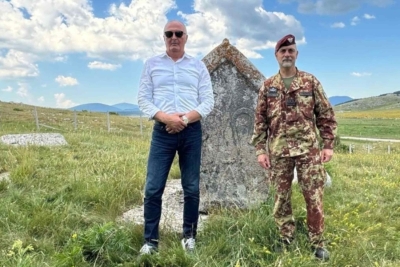 USLIKALI SE KOD STEĆKA SA LJILJANOM: Helez i komandant EUFOR-a posjetili znamenitosti BiH na području Kupresa i Prozor-Rame