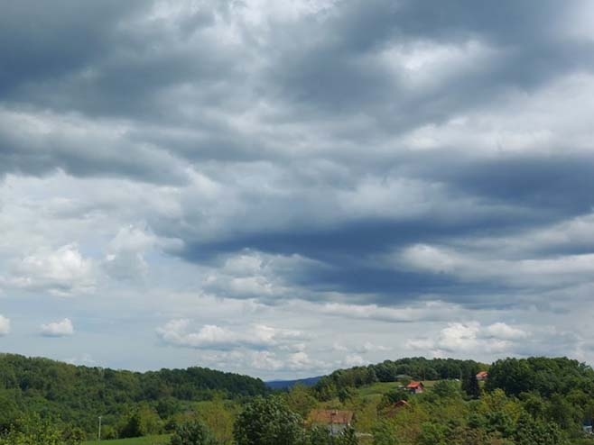 Poslije podne naoblačenje i padavine