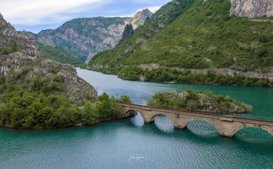 Kroz objektiv Borisa Trogrančića: Diva Grabovica - čarobno mjesto između planina i vode