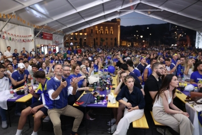 NAVIJAČKA GROZNICA TRESE GLAVNI GRAD: Fan zone pune pred ključni meč BiH, pogledajte šta su zabilježile kamere 'SB' (FOTO)