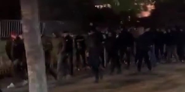 Beograd: "Ćacilend" se puni muškarcima u crnom, nose rance na leđima