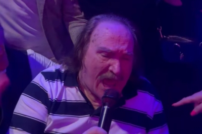 Nakon dugo vremena u javnosti se pojavio Mišo Kovač! Zabavio ekipu i zapjevao svoje hitove