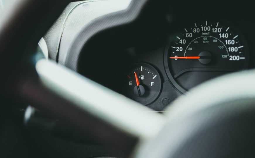 Mehaničari upozoravaju: Vožnja "na rezervi" može biti kobna po vaš automobil, ovo su rizici