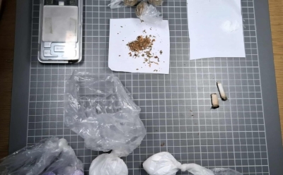 Prilikom pretresa u Doboju pronađena opojna droga, oduzeti i drugi predmeti korisni za istragu