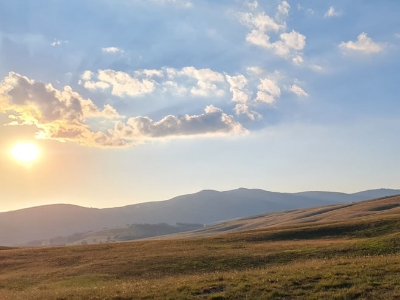 Sutra sunčano i toplo, poslije podne kiša i grmljavina (VIDEO)