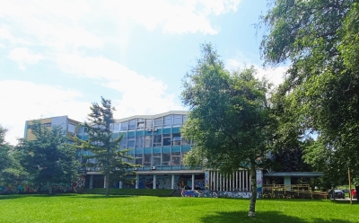 Grad Tuzla odbija prenijeti vlasništvo nad zgradom i dvorištem Gimnazije “Meša Selimović”