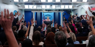 SAD skraćuje vize stranim novinarima na 240 dana, a kineskim reporterima na 90