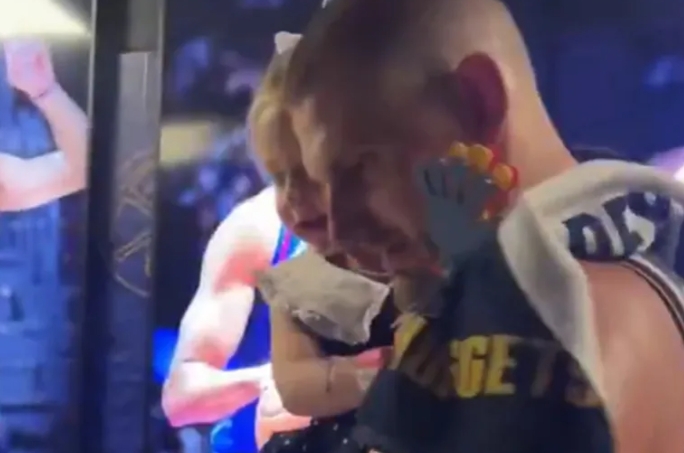 (VIDEO) KAKAV PRIZOR Kćerka Nikole Jokića se zatrčala ka tati poslije Minesote, Srbin dobio najveći blagoslov