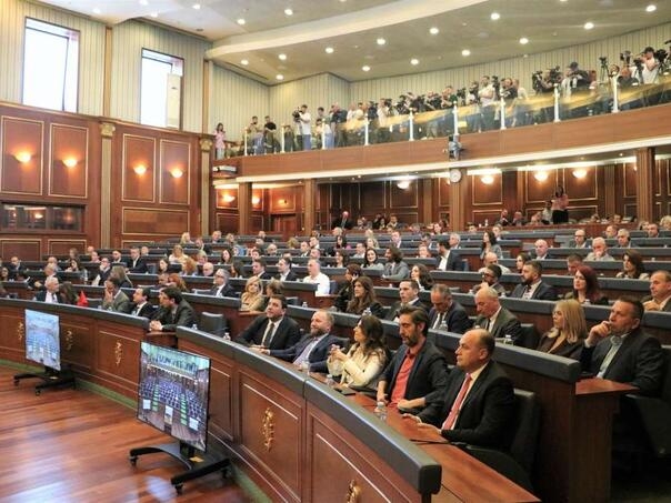 Kosovski ministar proglašen krivim zbog bacanja suzavca u Skupštini