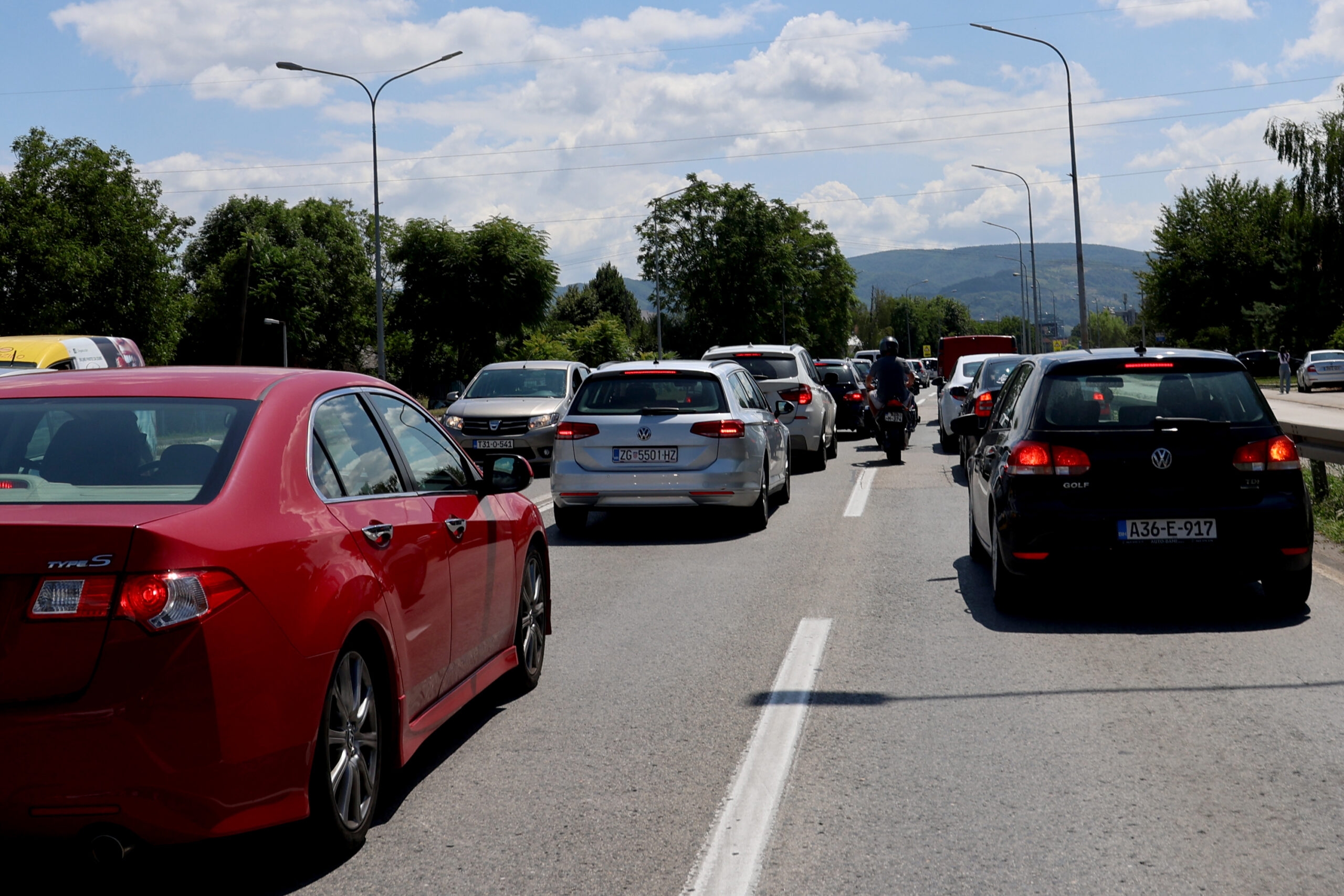 Vozači oprez! Zbog komemorativnog skupa izmijenjen saobraćaj na pojedinim dionicama, a evo gdje je potpuna zabrana