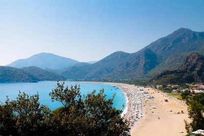 Hit sa crnogorskog primorja: Na plaži ostavio tepih da sačuva mjesto
