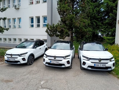 Uručeni automobili domovima zdravlja u Kneževu, Mrkonjić Gradu i Čelincu