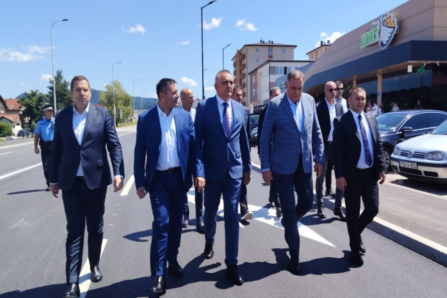 DANAS VANREDNO STANJE NA PALAMA: Evo kako će premijer RS-a 'Savo šmeker' ubrzo postati 'Savo kružnica'...