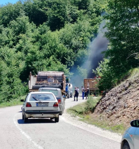Drama u Bežđeđu: Kamion firme „Integral“ izgorio tokom vožnje
