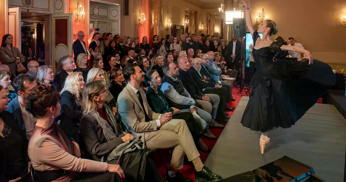 U Narodnom pozorištu Sarajevo promovisana pozorišna monografija “Dursum Design”