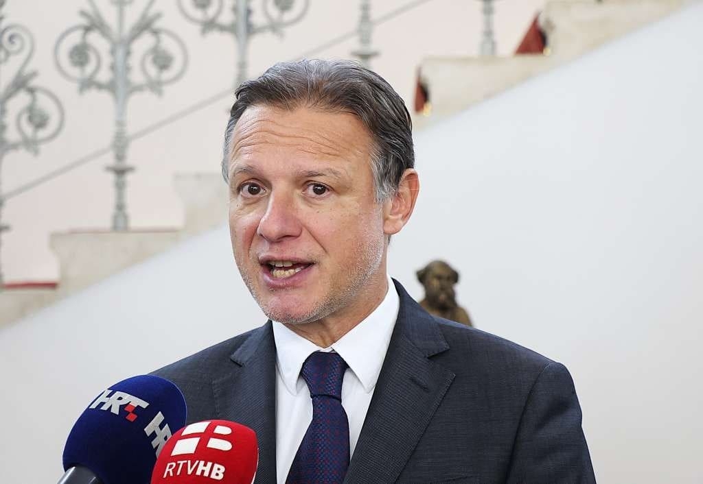 ZAGREB ZATEŽE ODNOSE SA BEOGRADOM: Hrvatska prijeti blokadom Srbije na putu ka EU